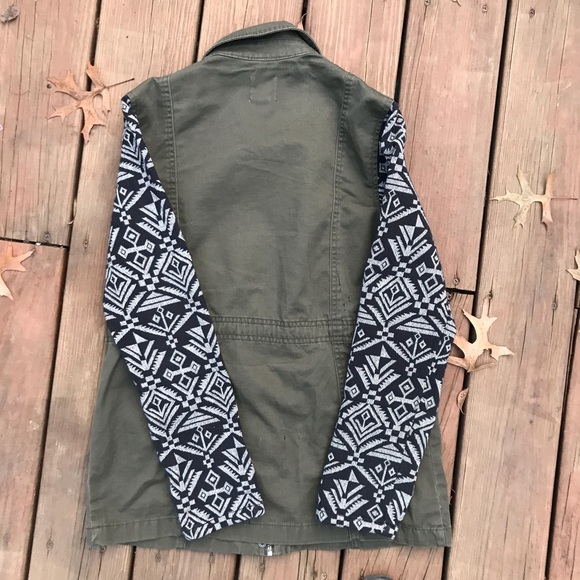 Sun & Shadow Nordstrom Army Green Jacket Small - Picture 7 of 7